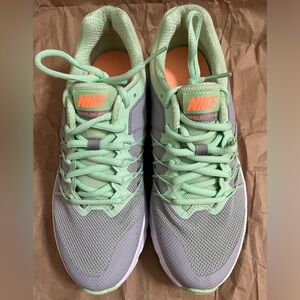 Nike Womens Air Relentless 6 Wolf Grey Sunset Glow Running Shoes Size 7.5 NWOT